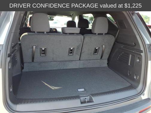 Sterling Gray Metallic 2026 Chevrolet Traverse LT
