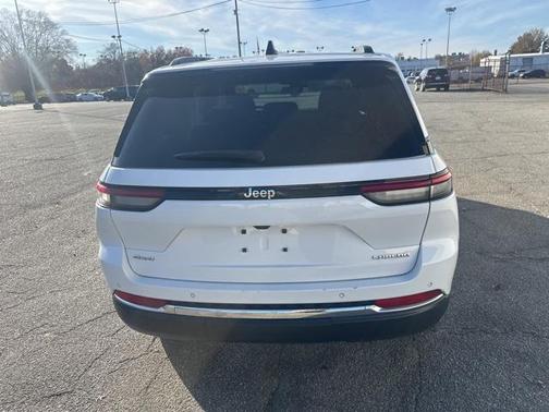 2024 Jeep Grand Cherokee Laredo