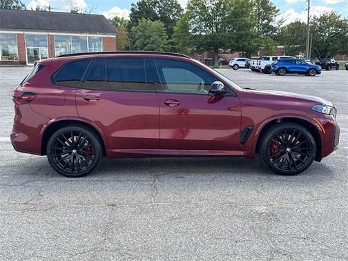 2024 BMW X5 M60i