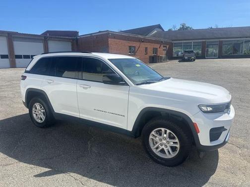 2023 Jeep Grand Cherokee Laredo