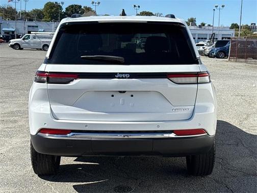2023 Jeep Grand Cherokee Laredo