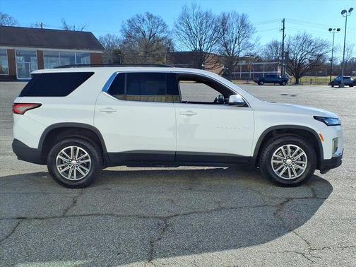 2022 Chevrolet Traverse LT Cloth