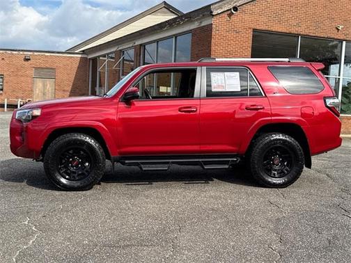 2022 Toyota 4Runner SR5