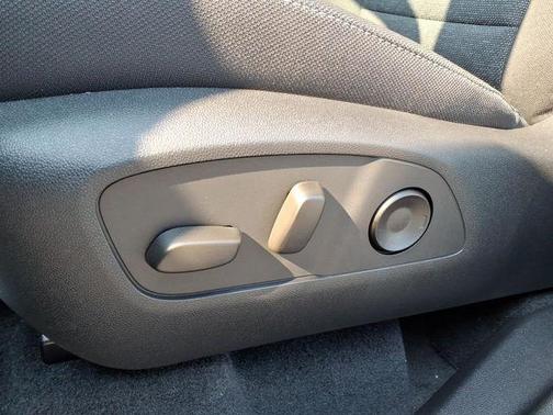 Sterling Gray Metallic 2026 Chevrolet Traverse LT