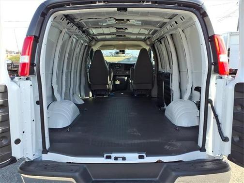 2025 Chevrolet Express 2500 RWD 2500 Regular Wheelbase WT