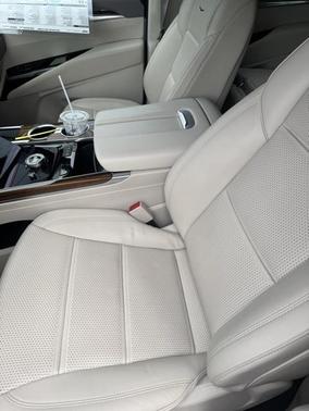 2025 Cadillac Escalade Premium Luxury Platinum