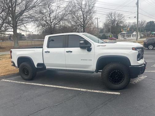 2024 Chevrolet Silverado 2500 4WD Crew Cab Standard Bed ZR2