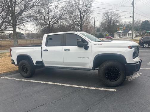 2024 Chevrolet Silverado 2500 4WD Crew Cab Standard Bed ZR2