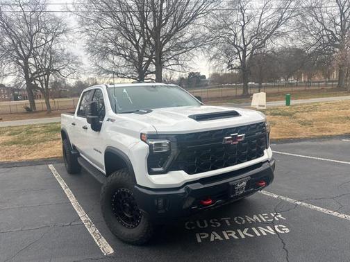 2024 Chevrolet Silverado 2500 4WD Crew Cab Standard Bed ZR2