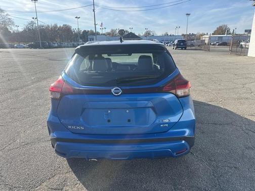 2021 Nissan Kicks SR