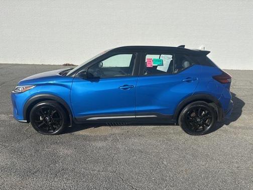 2021 Nissan Kicks SR