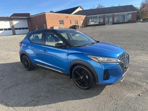 2021 Nissan Kicks SR