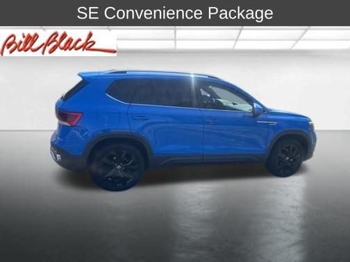 Cornflower Blue 2022 Volkswagen Taos 1.5T SE