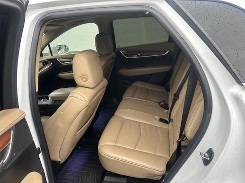 2018 Cadillac XT5 Platinum