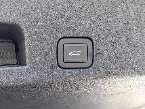 Sterling Gray Metallic 2026 Chevrolet Traverse LT