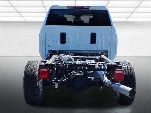 Summit White 2026 Chevrolet Silverado 3500 WT