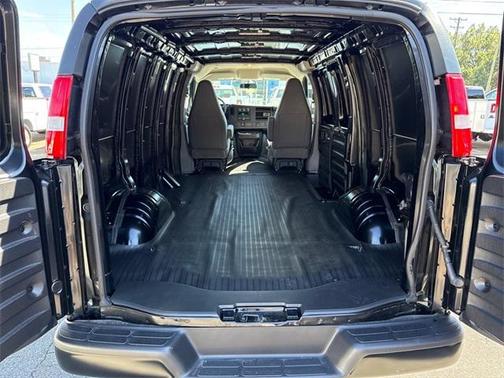 2025 Chevrolet Express 2500 RWD 2500 Regular Wheelbase WT