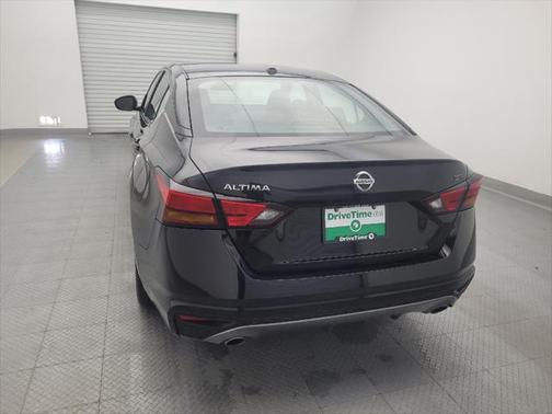 2022 Nissan Altima SR FWD