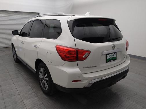 2019 Nissan Pathfinder SL