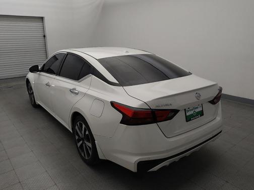 Pearl White Tricoat 2022 Nissan Altima 2.5 SV