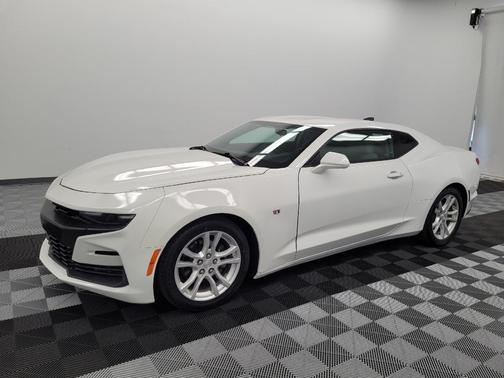 Summit White 2019 Chevrolet Camaro 1LS