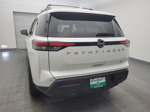 2022 Nissan Pathfinder SV 2WD