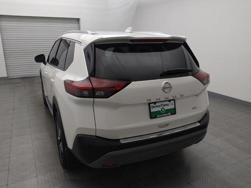 Pearl White Tricoat 2021 Nissan Rogue SL