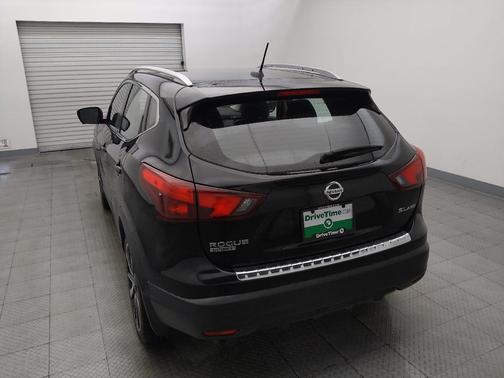 Magnetic Black 2017 Nissan Rogue Sport SL