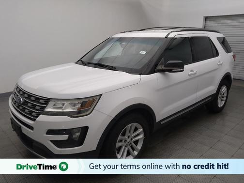 White 2016 Ford Explorer XLT