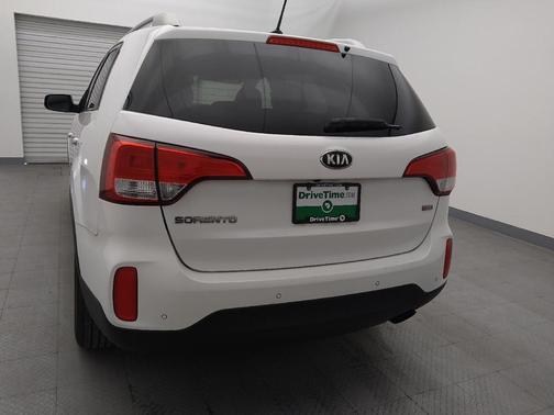 Snow White Pearl 2015 Kia Sorento LX
