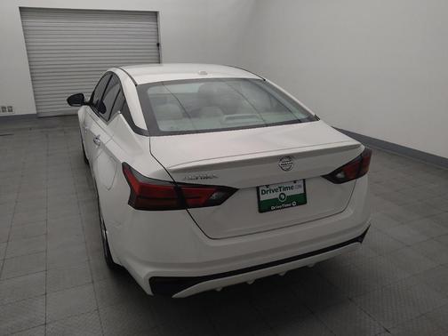 White 2019 Nissan Altima 2.5 S