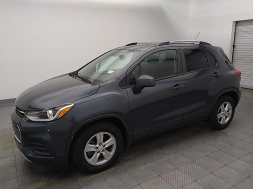 Shadow Gray Metallic 2021 Chevrolet Trax LT