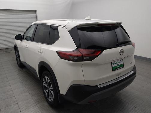 Pearl White Tricoat 2023 Nissan Rogue SV