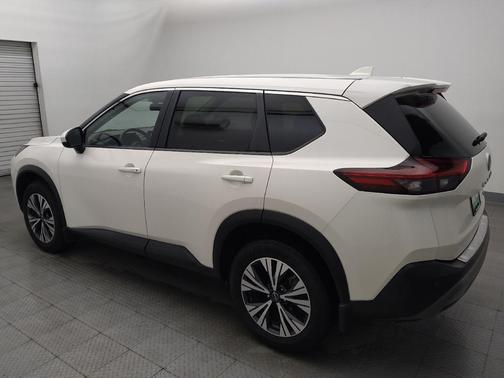 Pearl White Tricoat 2023 Nissan Rogue SV