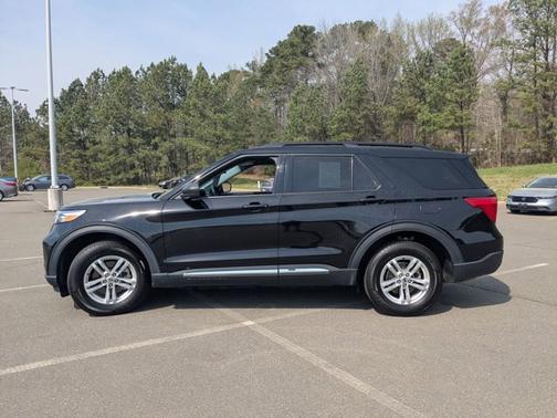 AGATE BLACK METALLIC 2023 Ford Explorer XLT