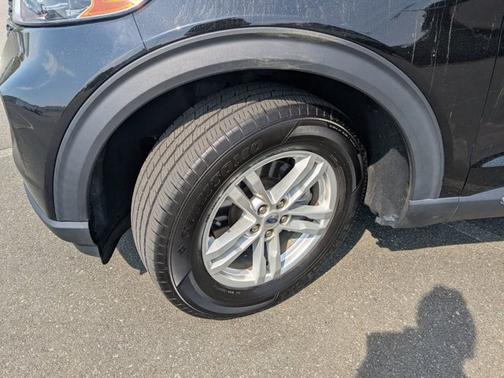 AGATE BLACK METALLIC 2023 Ford Explorer XLT