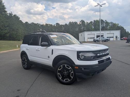 OXFORD WHITE 2024 Ford Bronco Sport OUTER BANKS