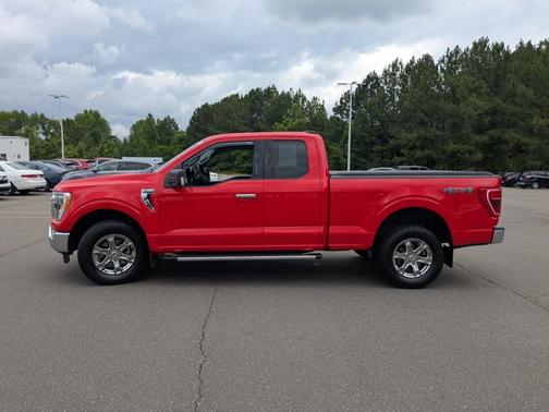 RACE RED 2022 Ford F-150 XLT