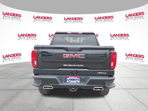 Onyx Black 2022 GMC Sierra 1500 AT4