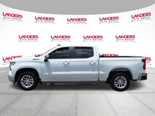 Summit White 2022 Chevrolet Silverado 1500 LT