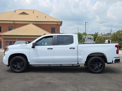 Summit White 2024 Chevrolet Silverado 1500 CUSTOM