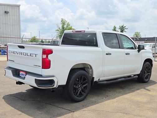Summit White 2024 Chevrolet Silverado 1500 CUSTOM