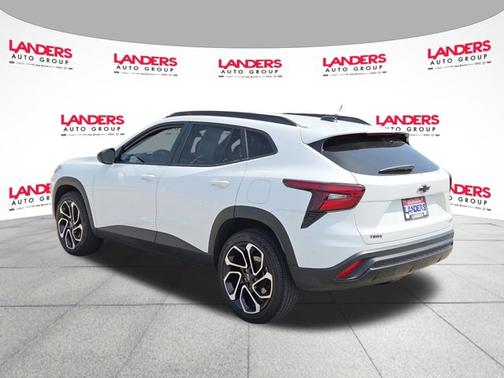 Summit White 2024 Chevrolet Trax 2RS