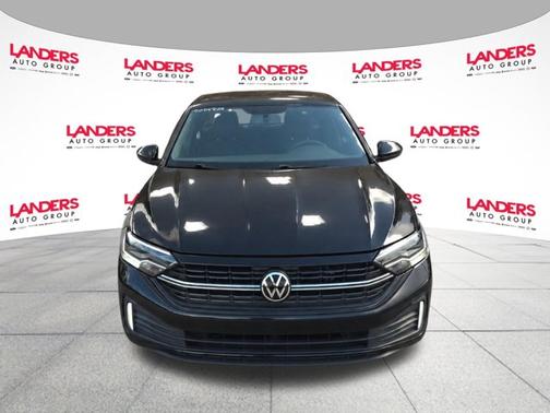 Deep Black Pearl Effect 2022 Volkswagen Jetta 1.5T SPORT