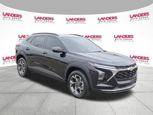 Mosaic Black Metallic 2024 Chevrolet Trax LT
