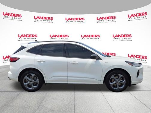STAR WHITE METALLIC TRI-COA 2024 Ford Escape ST-LINE