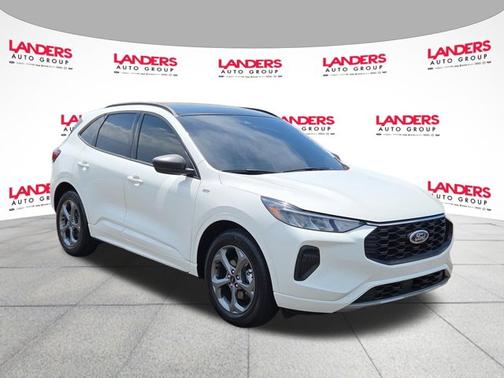 STAR WHITE METALLIC TRI-COA 2024 Ford Escape ST-LINE