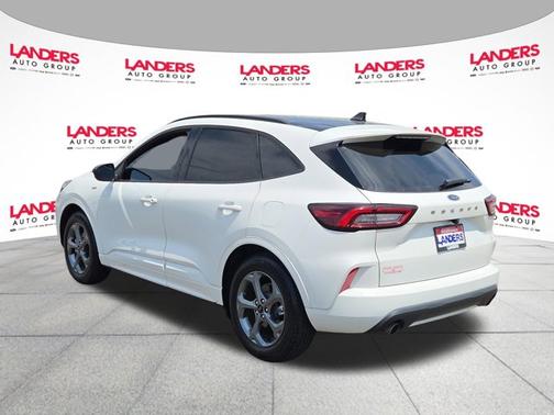 STAR WHITE METALLIC TRI-COA 2024 Ford Escape ST-LINE