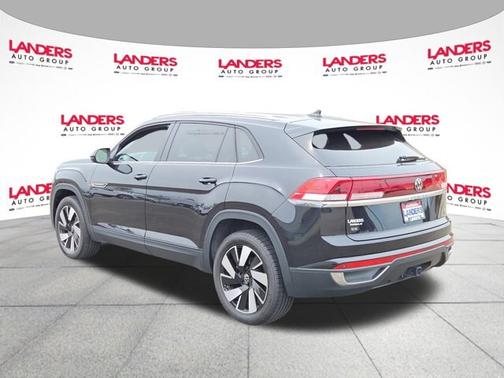 Deep Black Pearl Effect 2024 Volkswagen Atlas Cross Sport 2.0T SE W/ TECHNOLOGY