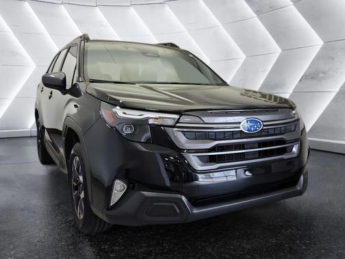 Crystal Black Silica 2025 Subaru Forester Premium